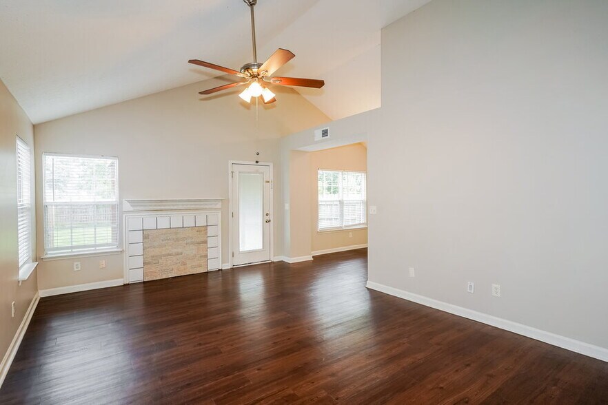 Building Photo - 2729 Riverbend Dr