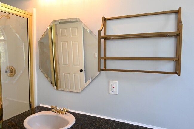 Building Photo - Nice Willow Glen Bungalow, Pet Friendly, 2...