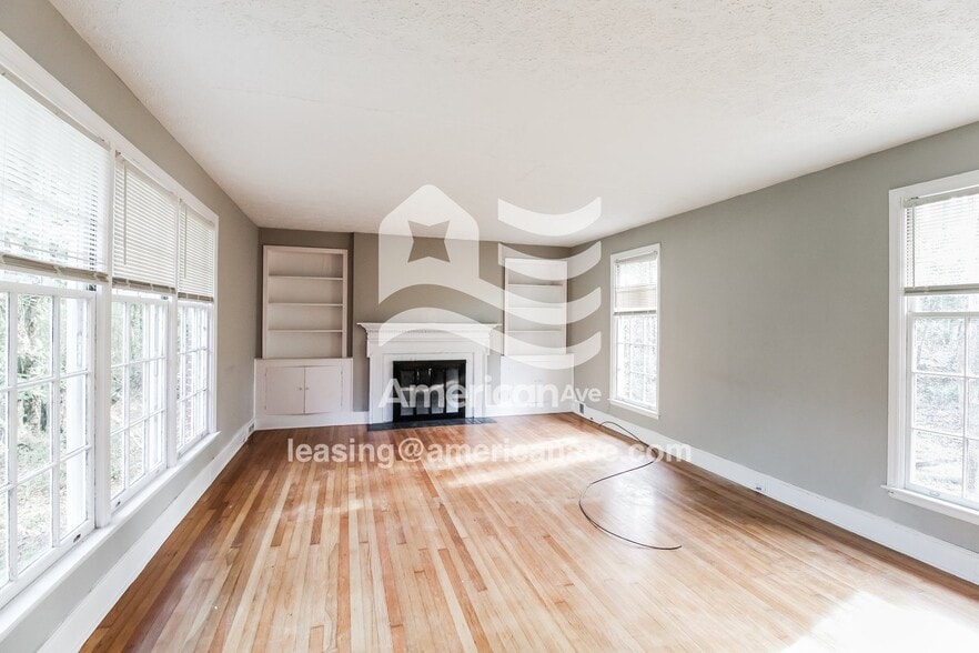 Building Photo - 1665 Twin Pines Dr