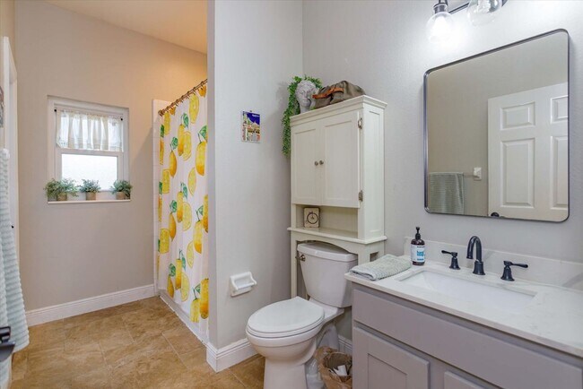Building Photo - Beautifully Updated 4-Bedroom Pool Home in Winding Hollow
