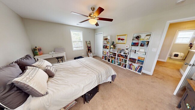 Building Photo - $500 OFF 1st Month's Rent if Leased by 07/...