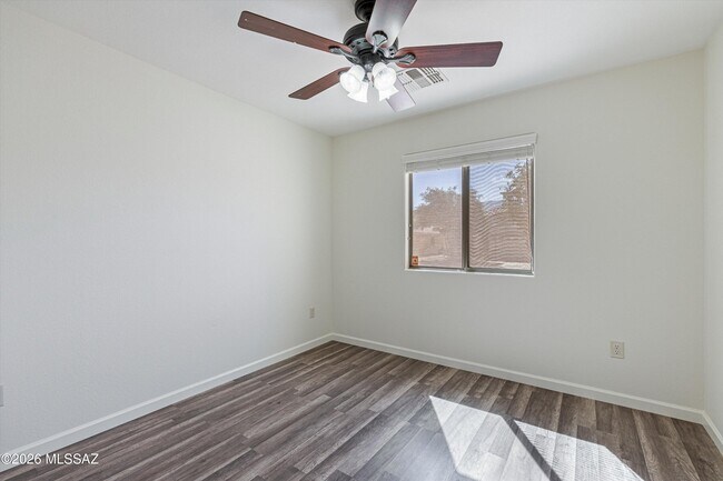 Building Photo - 60958 Cantle Ct