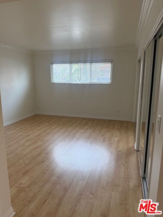 Building Photo - 1242 S Barrington Ave