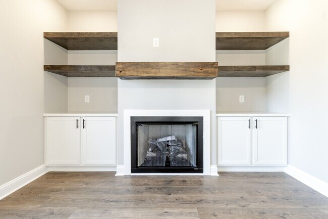Building Photo - 456 Pond Apple Rd