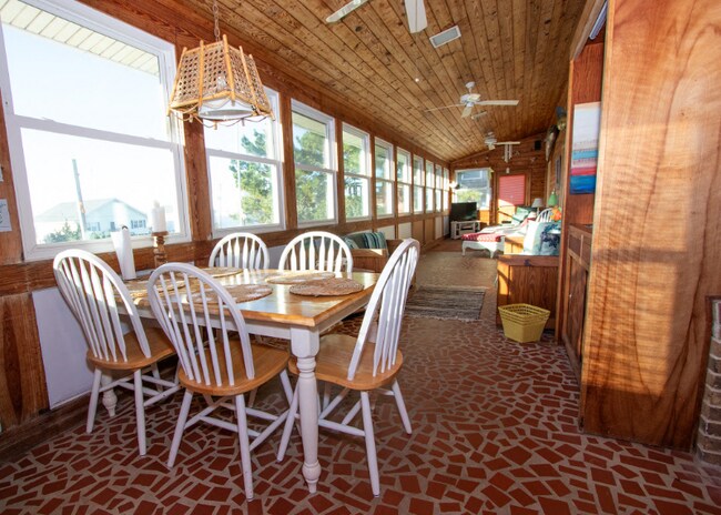 Building Photo - 506 Ocean Dr