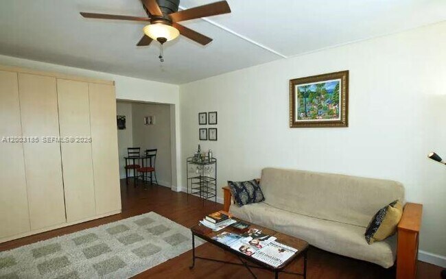 Building Photo - 900 Euclid Ave