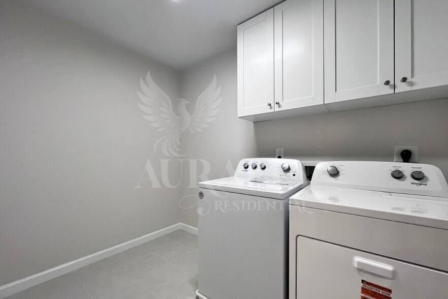 Building Photo - 183 Anise Ln