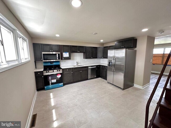 Building Photo - 8039 Gough St