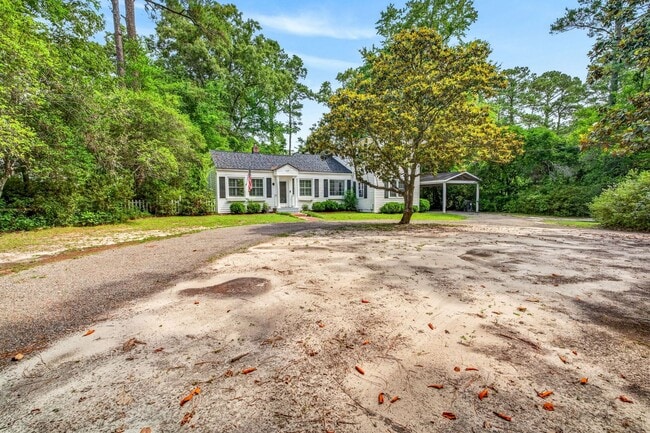 Building Photo - 117 Pine Grove Ave