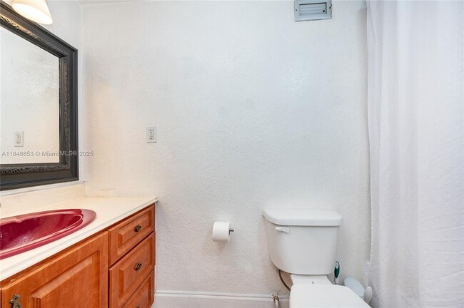 Building Photo - 2899 Collins Ave
