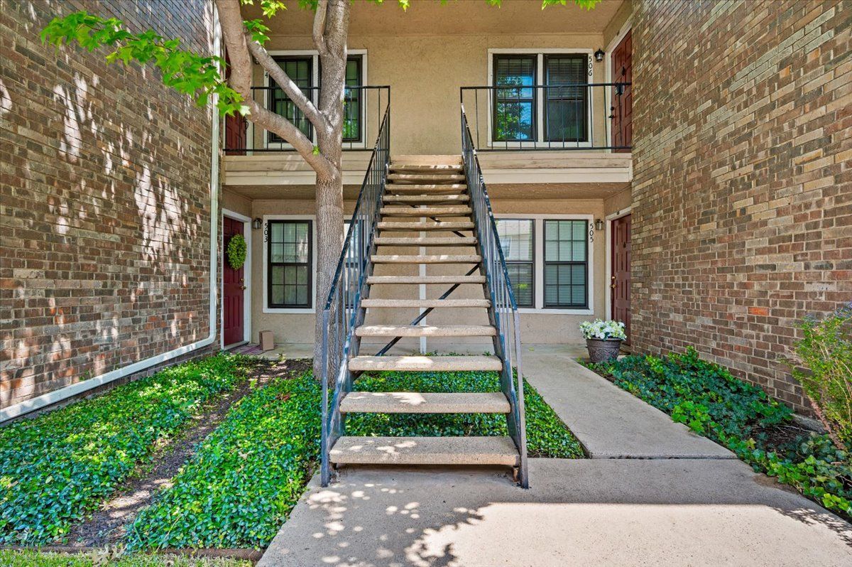 Building Photo - 4748 Old Bent Tree Ln