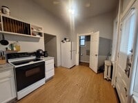 Building Photo - Large 3 Bedroom Open July 1st!