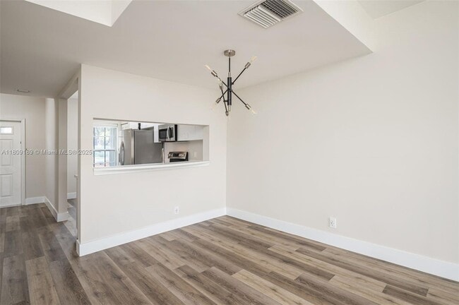 Building Photo - 16795 Hemingway Dr