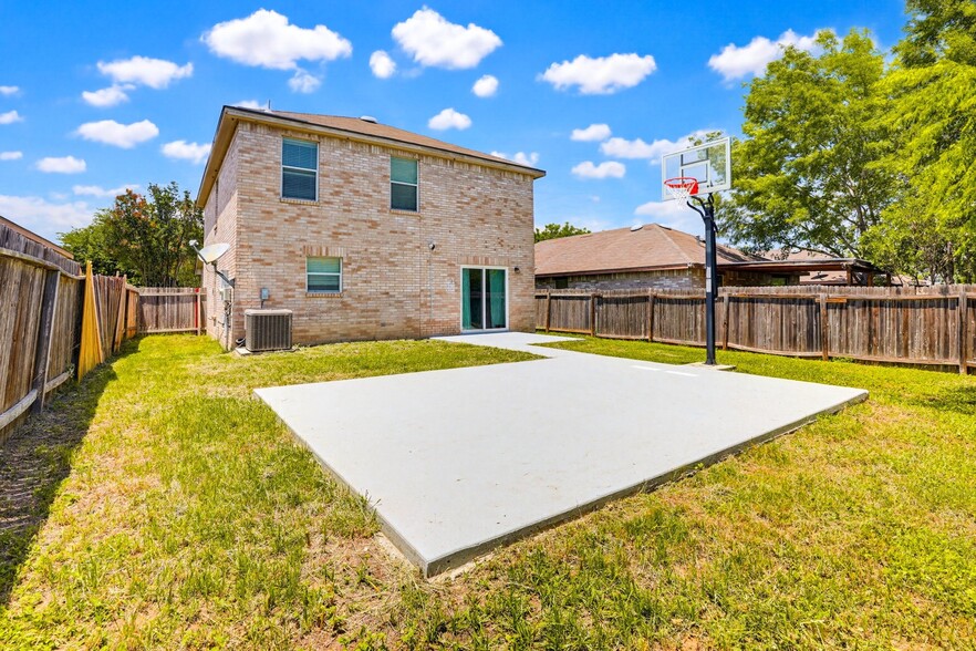 Building Photo - 9616 Kennebec Way