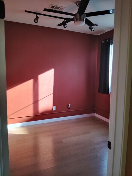 Building Photo - 2727 Hazelnut Ct