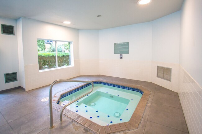 Building Photo - 2bd/1.75ba Seattle Condo