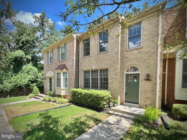 Building Photo - 10611 Pine Haven Terrace