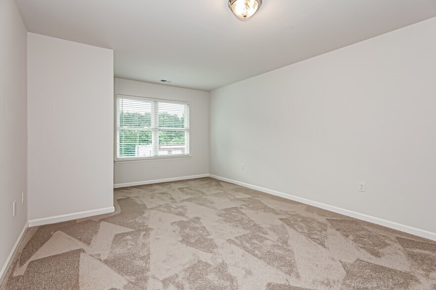 Building Photo - 7823 Bellhaven Blvd