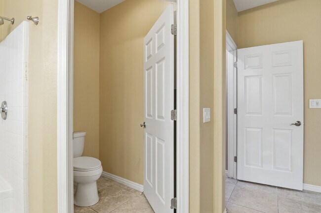 Building Photo - Comfortable single-story living! This inviting 3-bed, 2-bath home offering 1,756 sq ft with fully...