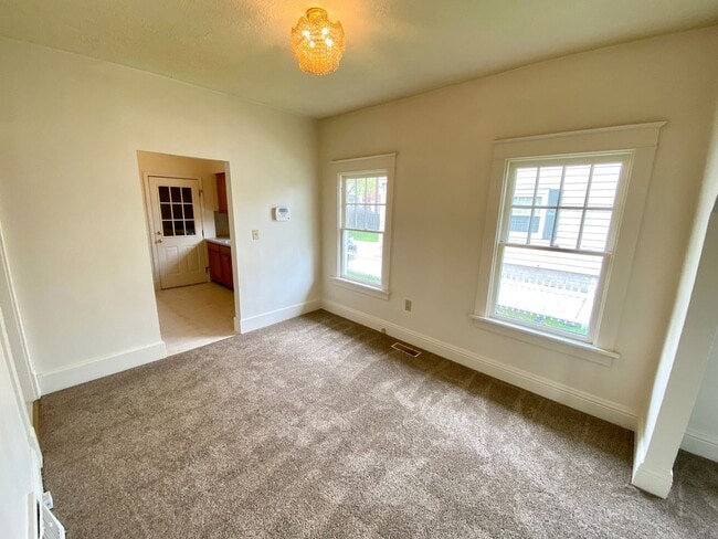 Building Photo - Welcoming Wilshire Heights Ranch Home for ...