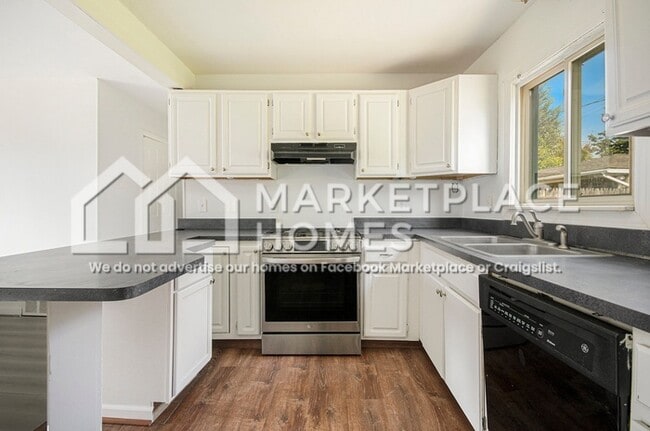 Building Photo - 28342 Rosemont St