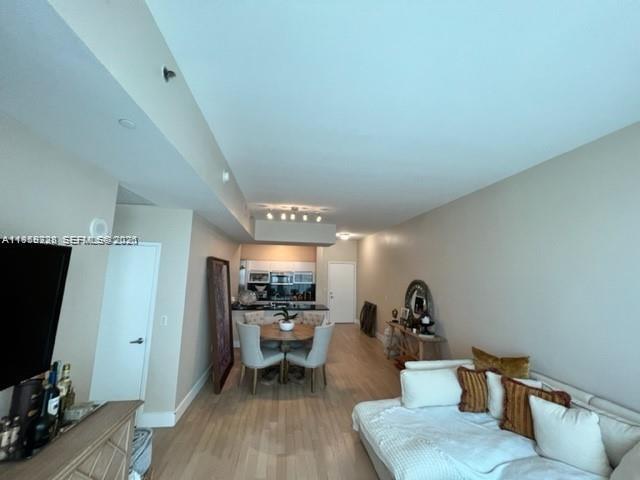 Building Photo - 950 Brickell Bay Dr