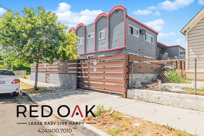 Building Photo - 1303 W 25th St