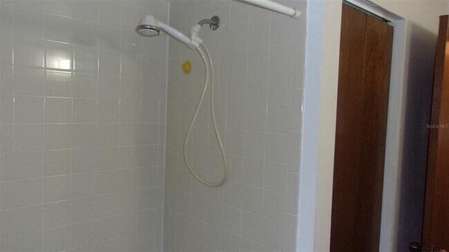 Building Photo - 10015 SW 90th Ct