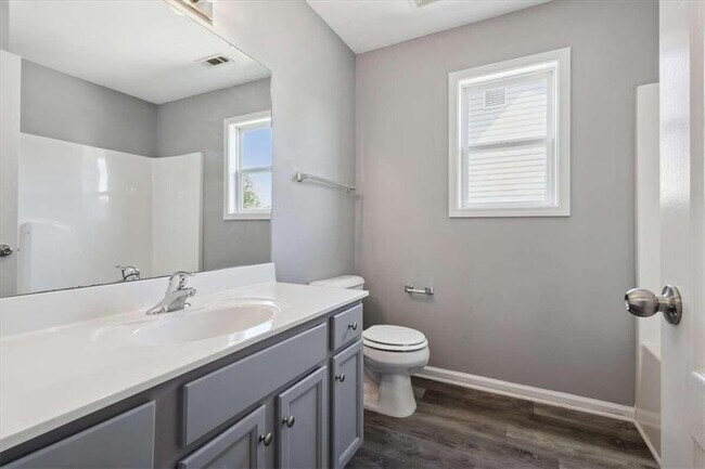 Building Photo - 96 Lenore Ct