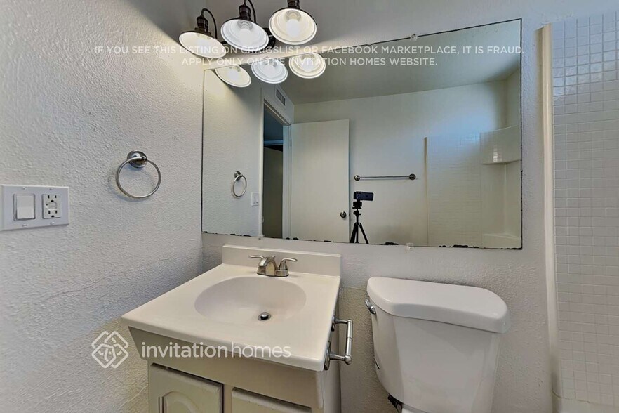 Building Photo - 5523 W Mission Ln