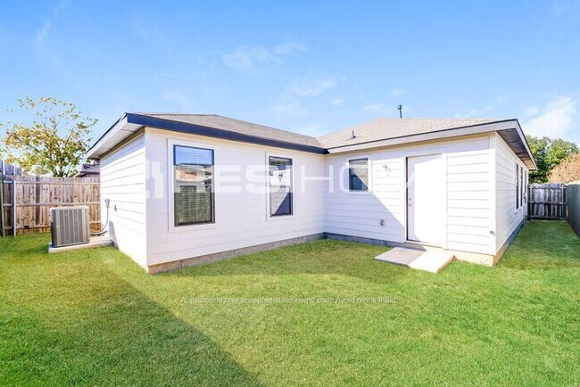 Building Photo - 9656 Valley Mills Ln