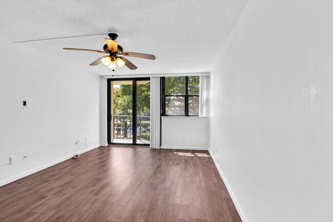 Building Photo - 859 Jeffery St