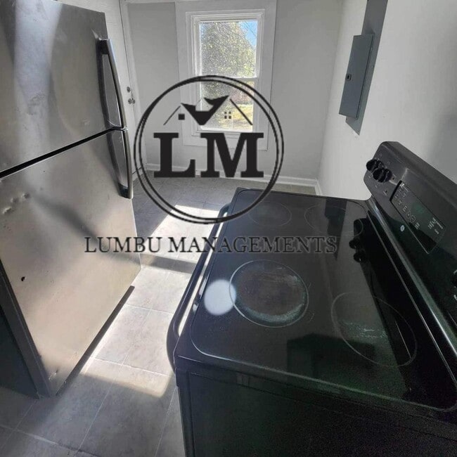 Building Photo - 863 Stokes St