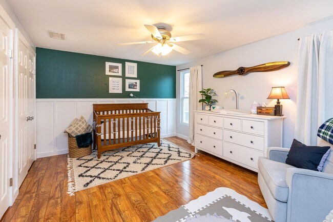 Building Photo - Spacious 4 Bedroom 3 Bath Home