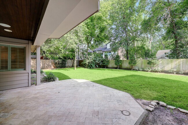 Building Photo - 14123 Carolcrest Cir