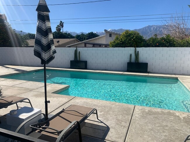 Building Photo - Beautiful Three Bedroom