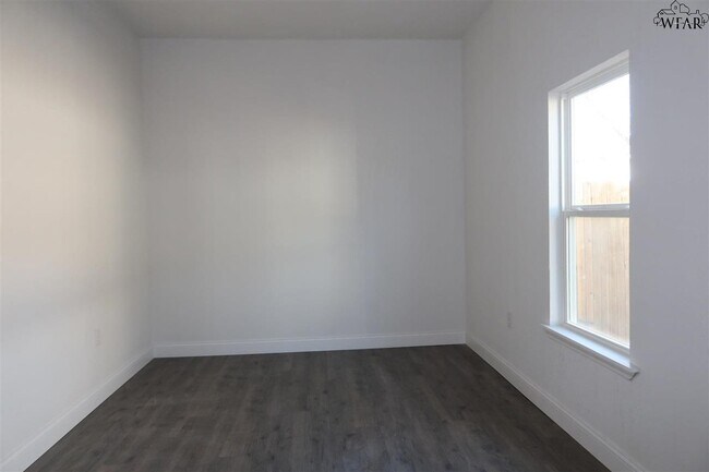 Building Photo - 707 N Foley St