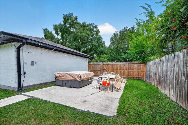 Building Photo - 1206 Riggs Rd