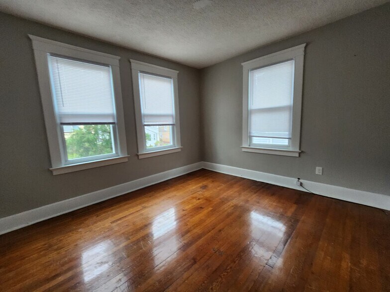 Building Photo - 64 Gorham Ave