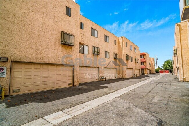 Building Photo - 27663 Ironstone Dr