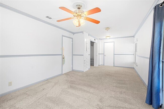 Building Photo - 1604 Springdale Rd