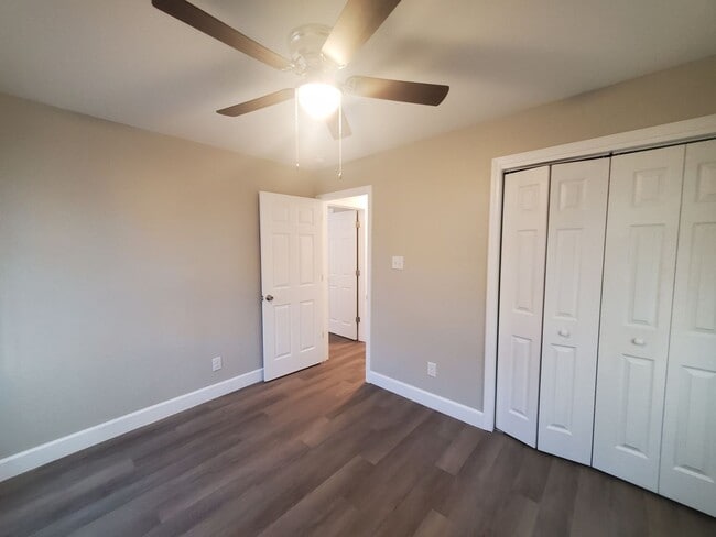 Building Photo - 1208 Hillsboro St