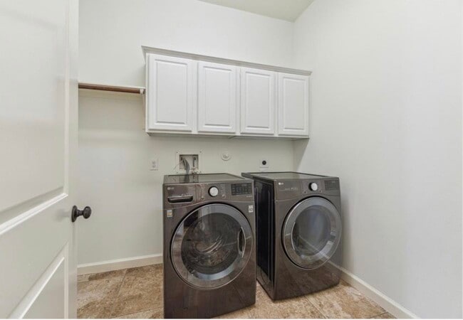 Building Photo - 26223 Rustic Ranch Lane