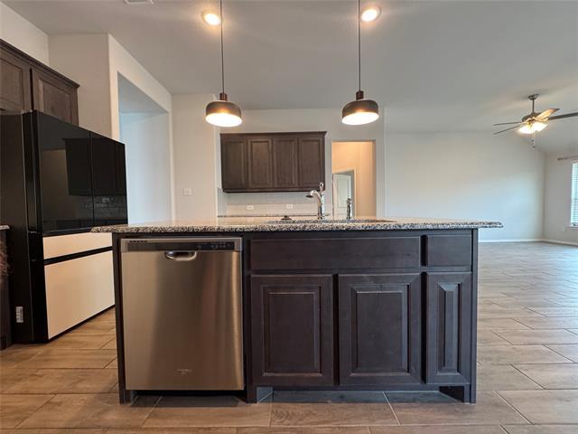 Building Photo - 712 Long Iron Dr