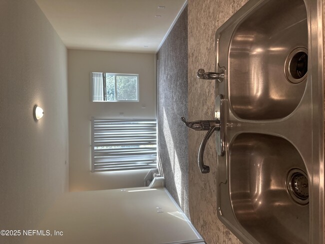 Building Photo - 7947 Echo Springs Rd