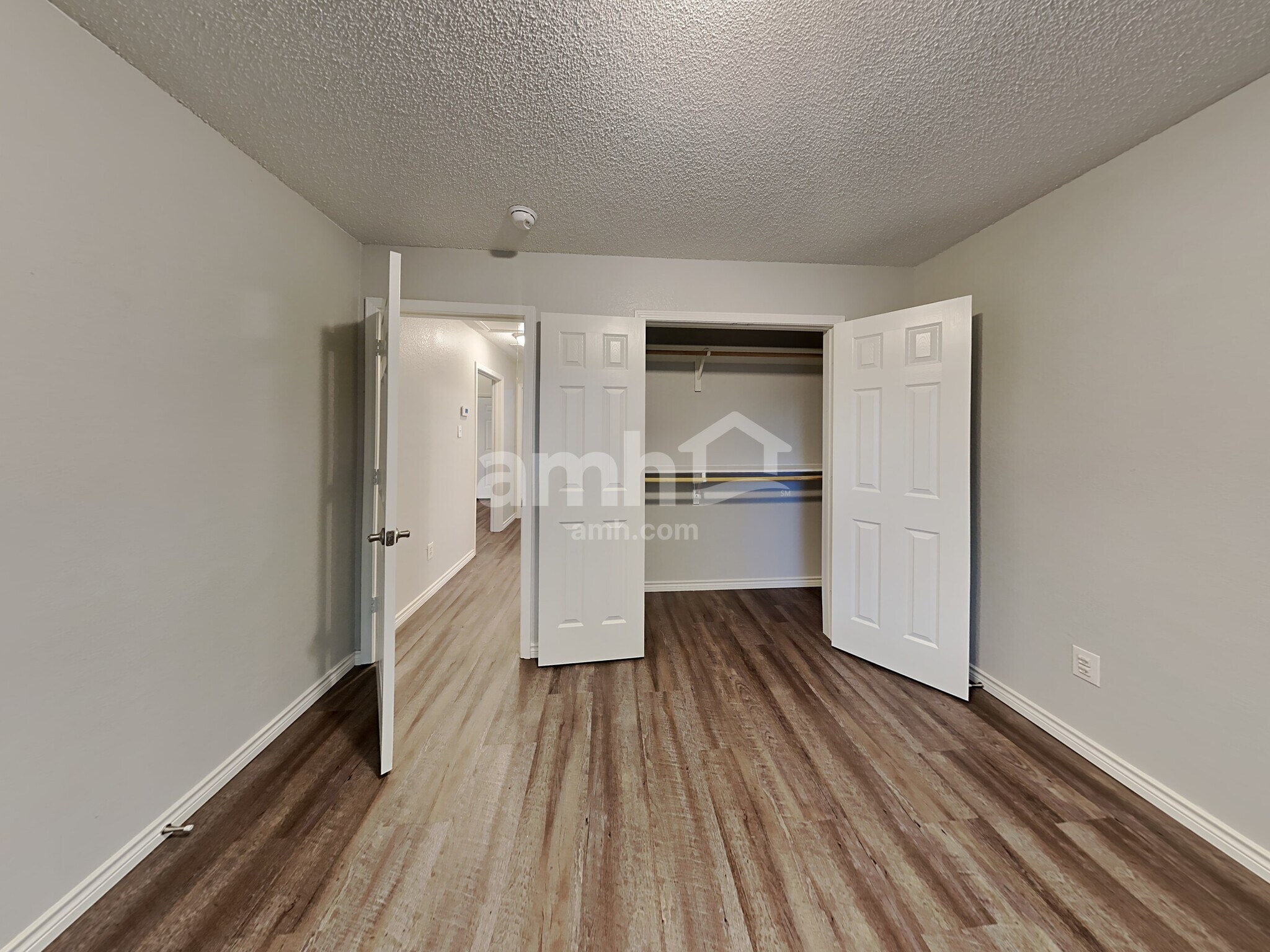 Building Photo - 11907 Santa Fe Trl