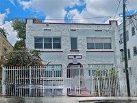 Building Photo - 977 SW 5th St
