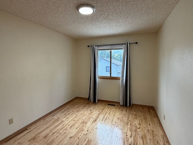 Building Photo - 1005 Princewood Pl
