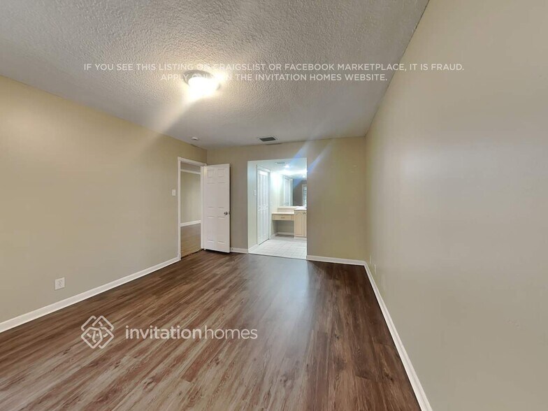 Building Photo - 7521 NW 13th Ct