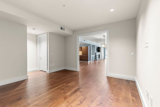 Building Photo - 311 NW 12th Ave